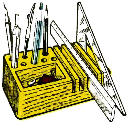 Самодельная подставка для чертежных инструментов